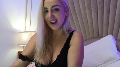 Deutsch blond angel Alyssa will make you cum like a porn star