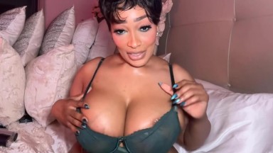 Mistress SOBLU loves patience and someone who enjoys building real chemistry